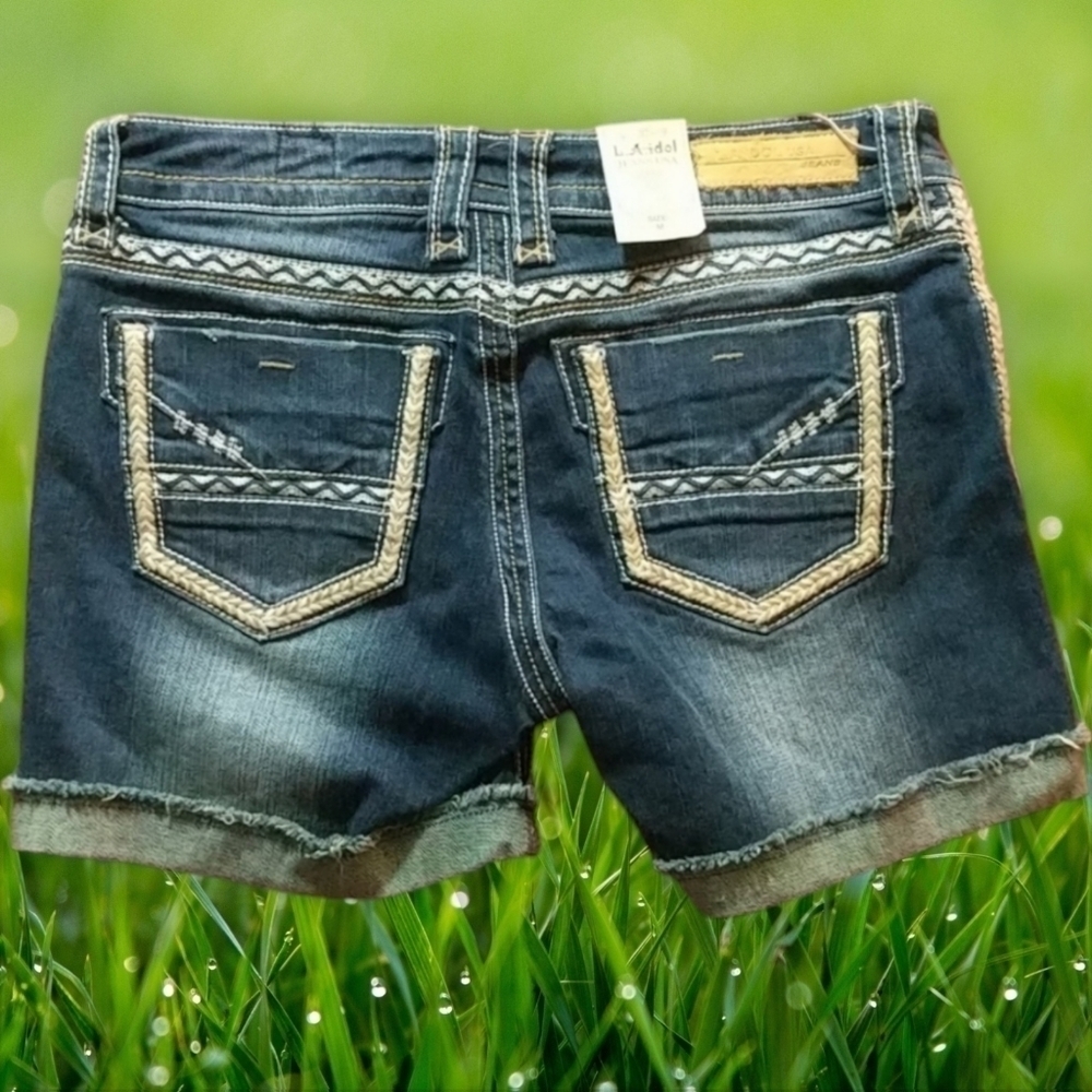 L.A. IDOL jean shorts size Medium New with Tags